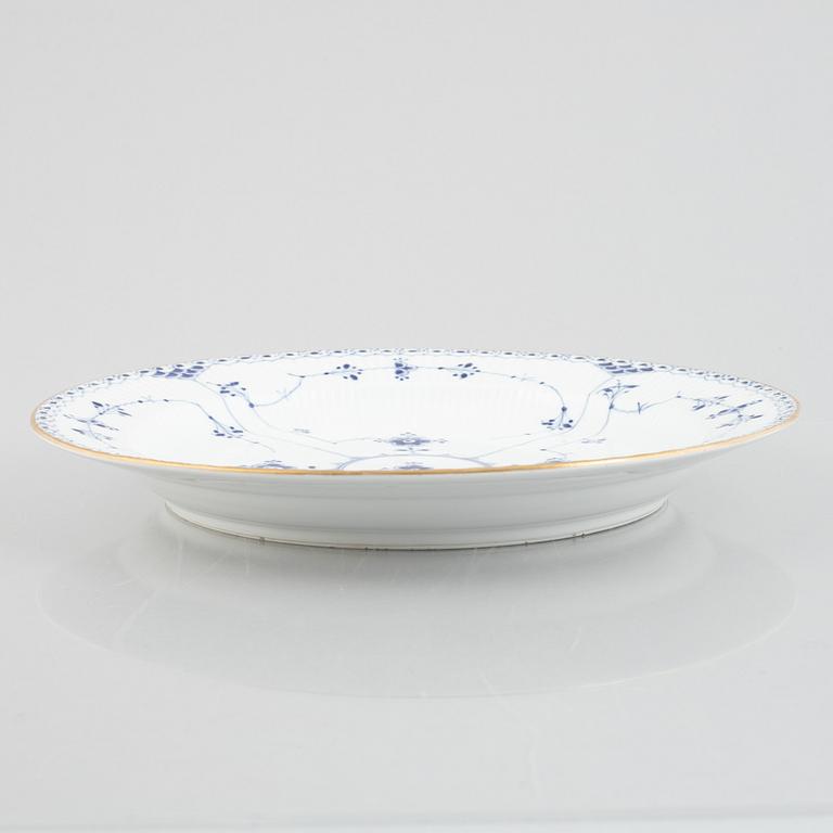 Serveringsfat, porslin, Royal Copenhagen, "Musselmalet halvblond", modell 540, 1898-1923.