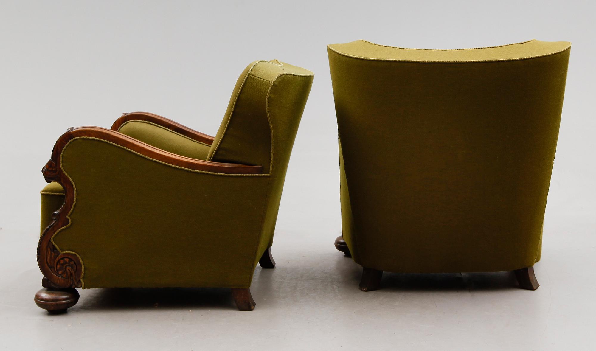 FÅTÖLJER, 1 par snarlika, 1900-talets första hälft.