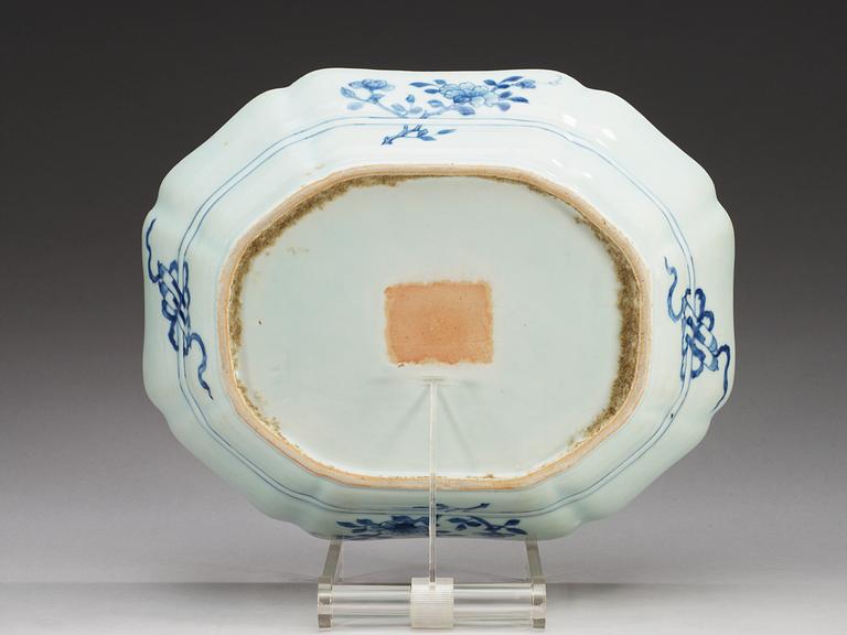SKÅL, kompaniporslin. Qing dynastin, Qianlong (1736-95).