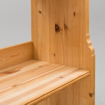 A 'Ekolsund' shelf by IKEA.