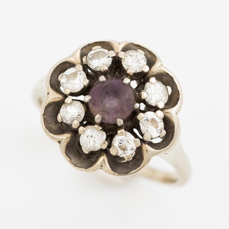 Ring, 14K gold with brilliant-cut diamonds and amethyst.