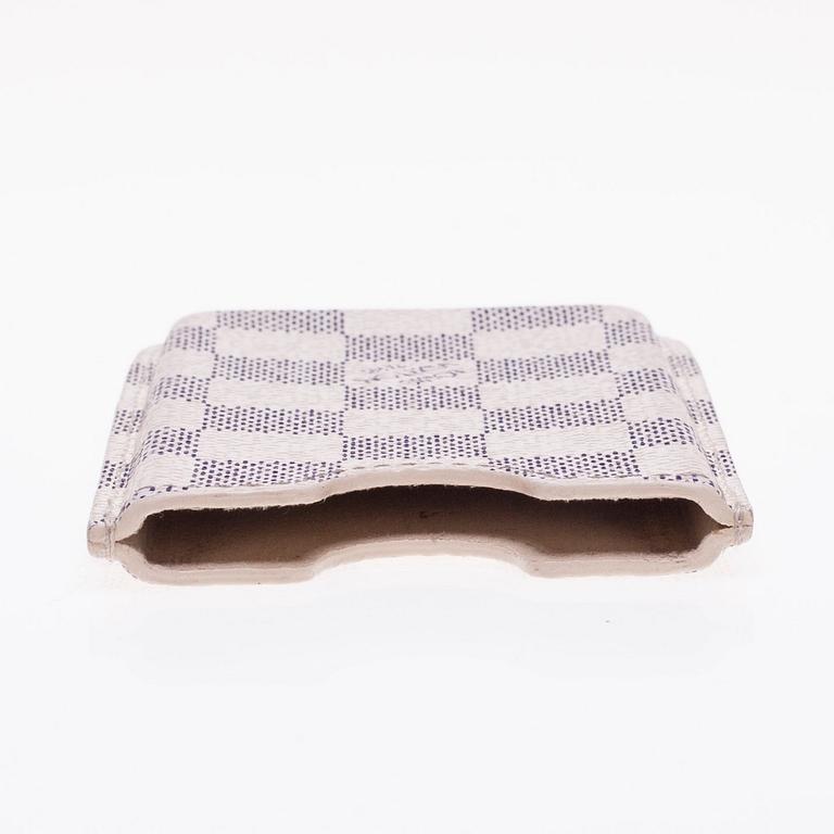 FODRAL, Louis Vuitton.