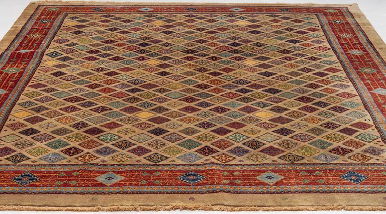 Rug, India 345 x 260 cm.