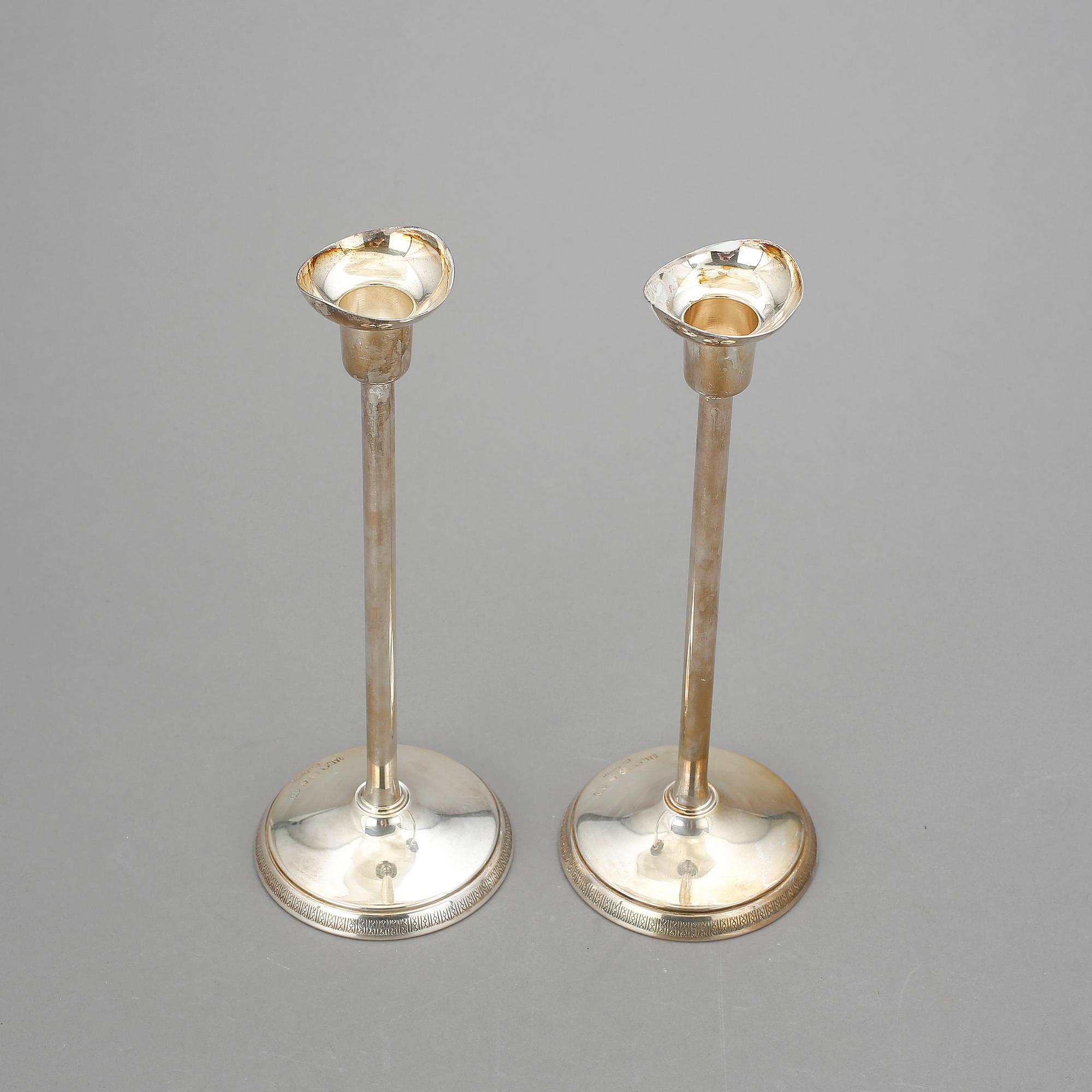 LJUSSTAKAR, ett par, Ainar Axelsson, GAB, Stockholm, 1966. Vikt 186 g.