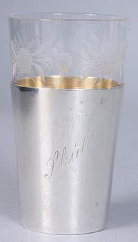 MUGGAR med GLASINSATS, 12 st, silver, bär Tyskland stämplar.