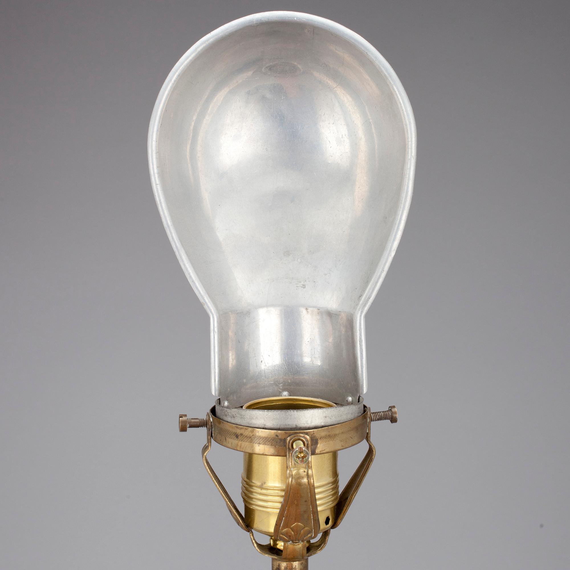 SKRIVBORDSLAMPA, 1900-talets första hälft.