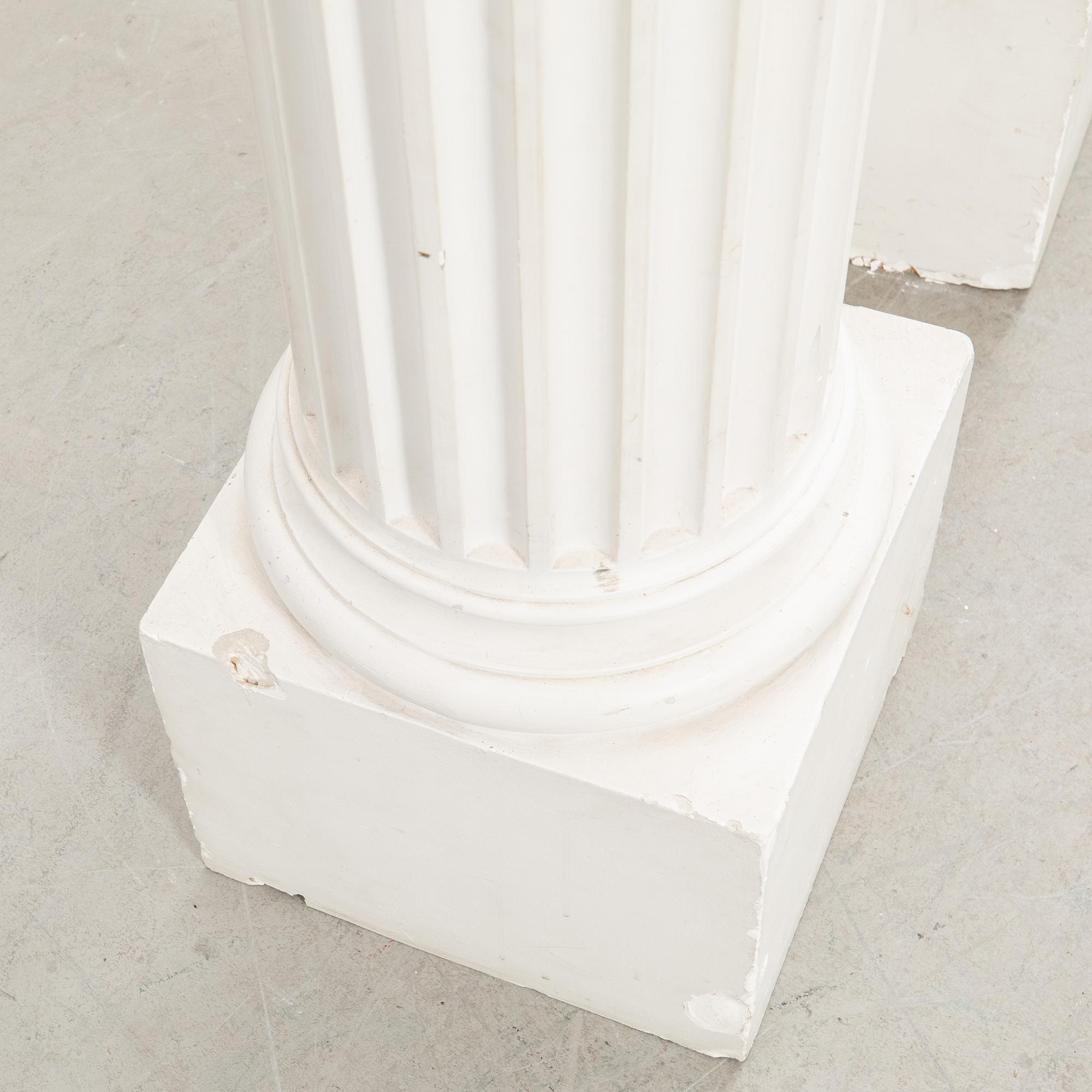 Columns a pair 20th century.