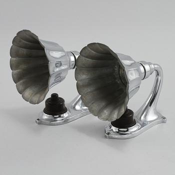 VÄGGLAMPOR, ett par, 1900-talets andra kvartal.