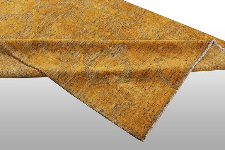 Matta, Ziegler design, ca 239 x 168 cm.