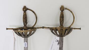 PRYDNADSVÄRJOR, 2 st.