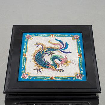 PIEDESTAL/BORD, Kina, 1900-tal.