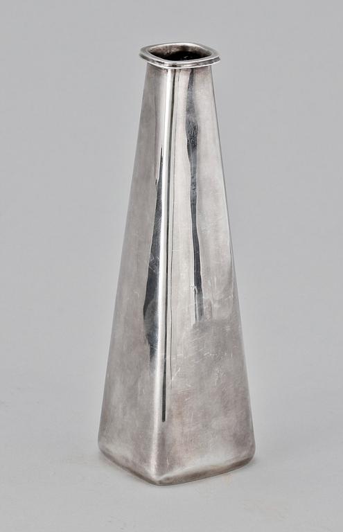 VAS, sterlingsilver, Ingemar Andersson, 1991. Vikt ca 400 gram.