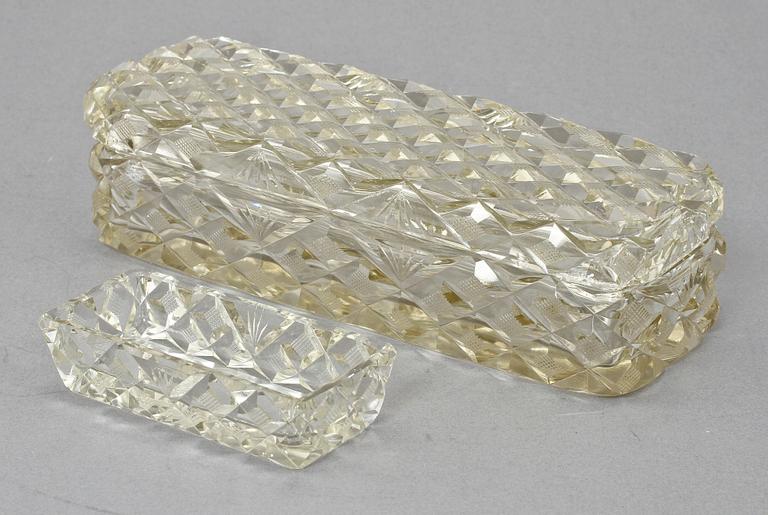 TOALETTUPPSÄTTNING, 7 delar, glas, omkring 1900.