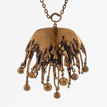 Pentti Sarpaneva, bronze organic pendant with chain, Finland 1960's.