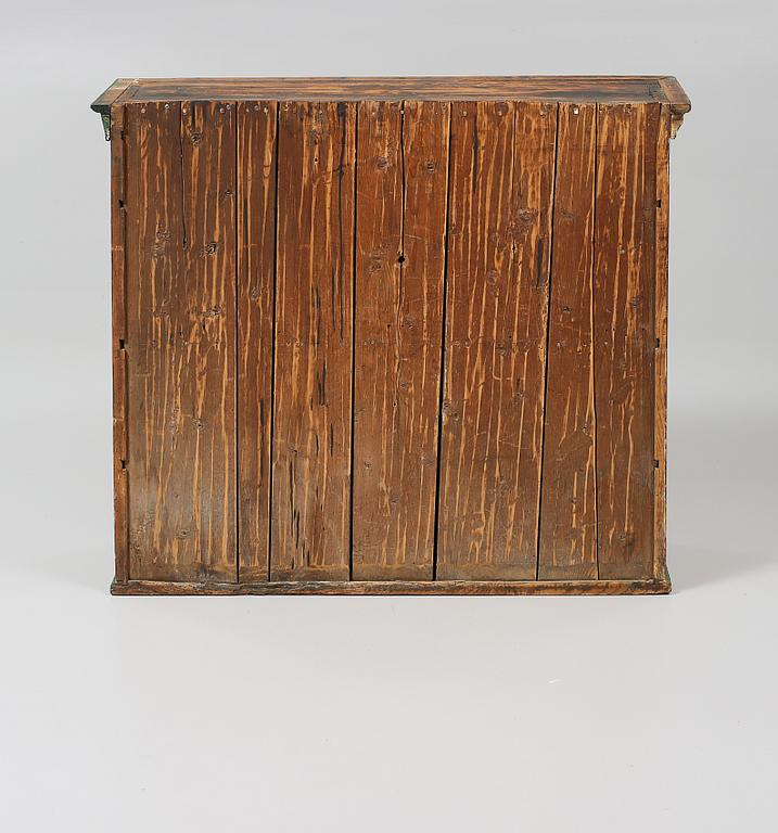 ÖVERSKÅP, 1800-tal.