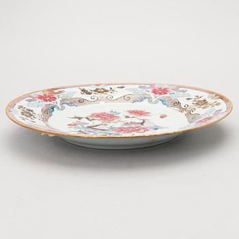 A famille rose dish in porcelain, 18th Century China.