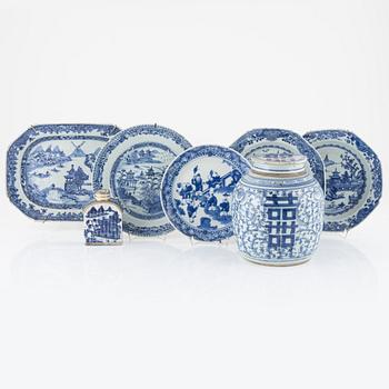 SEven pieces of blue and white porcelain, China, Qing dynasty, 18th-19th century.