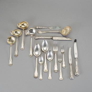 BESTICKSERVIS, silver, 56 delar av olika modeller. Bl a Möllenborg, Stockholm, 1896. Vikt ca 2 080 gram.