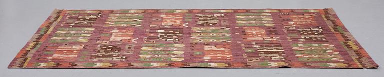Märta Måås-Fjetterström, DRAPERI, "Korna", rölakan, ca 251 x 142,5 cm, signerat MMF.