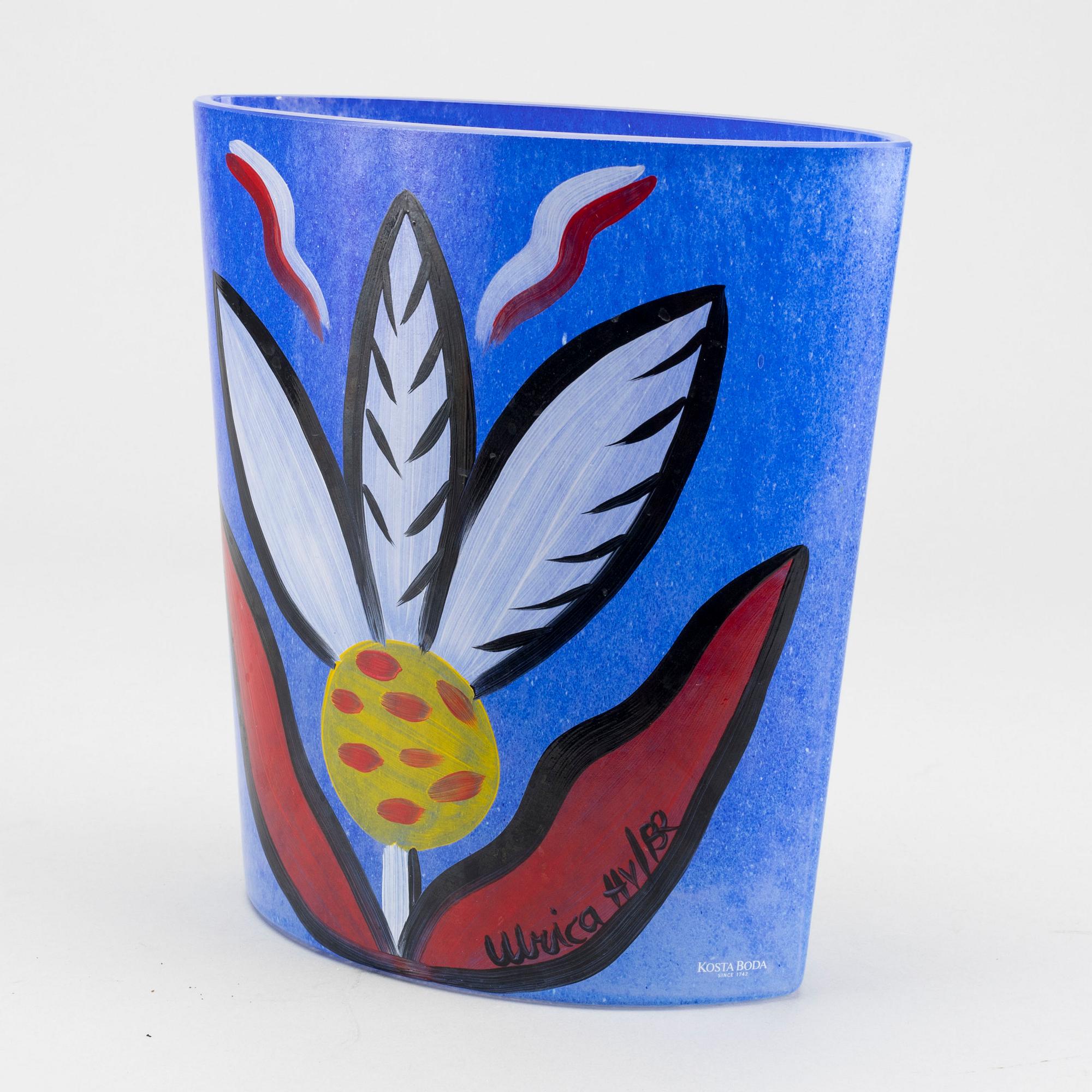 ULRICA HYDMAN-VALLIEN, vas, signerad artist collection  Ulrica HV 4907 Kosta Boda.