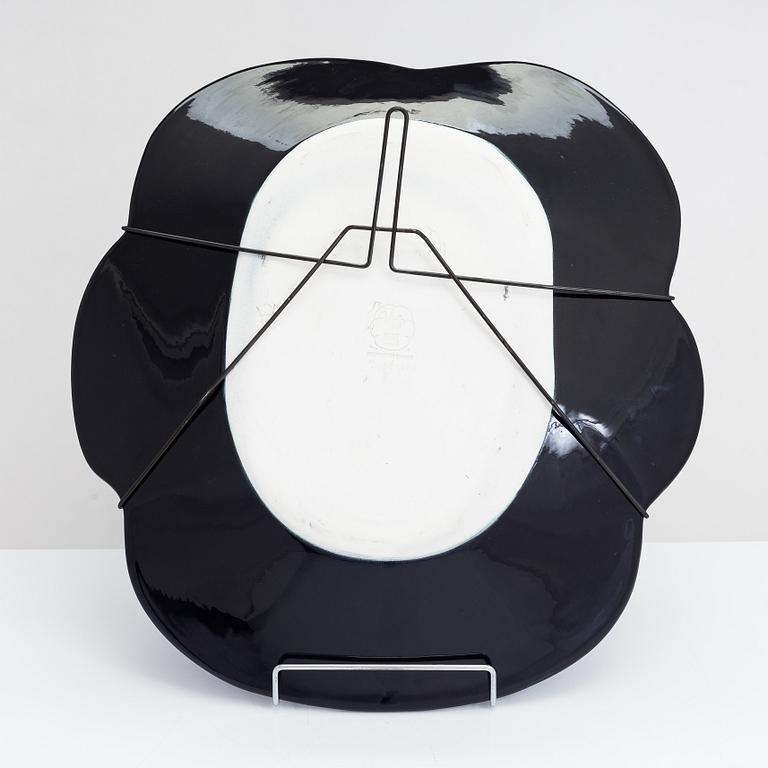 Birger Kaipiainen, fat, keramik, "Viola 1967 Arabia Finland Kaipiainen Invenit" och numrerat 234/3000.