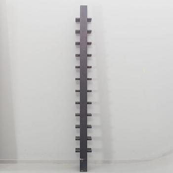 JOHN KANDELL, vägghylla, "Pilaster", Källemo AB, Värnamo.