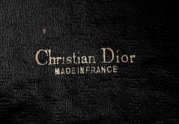 ASIAKIRJALAUKKU, Christian Dior.