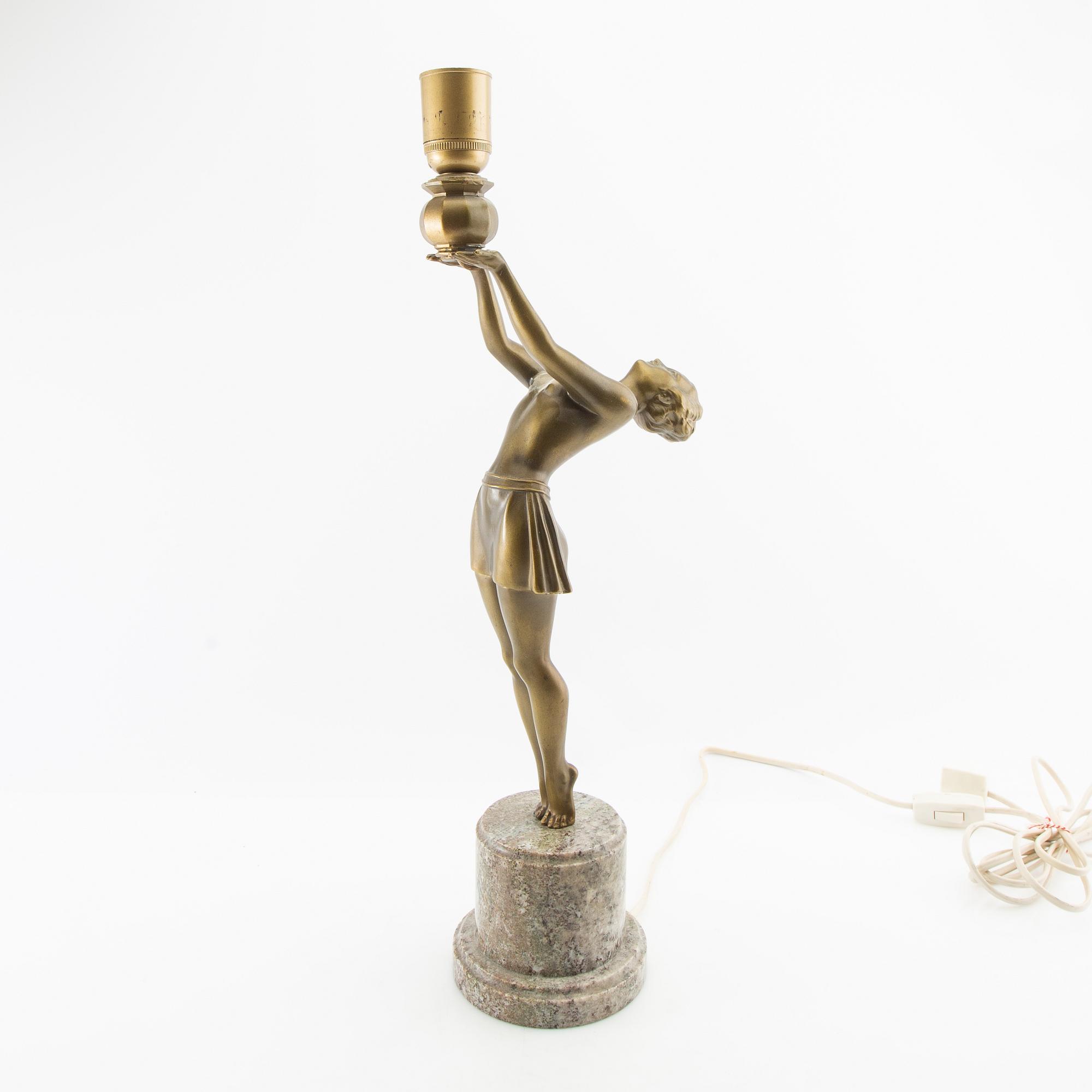 Bordslampa troligen Malmö Lampfabrik Art Deco 1900-talets första hälft.