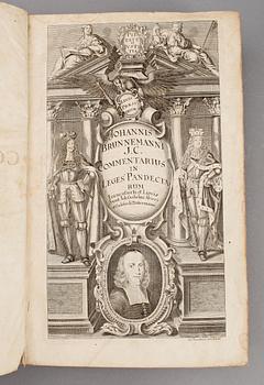 BOK, "Commentarius ..Pandectarum..", av Johannes Brunnemani, Wittenberg & Berlin 1701.
