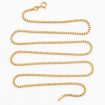 Chain 18K gold.