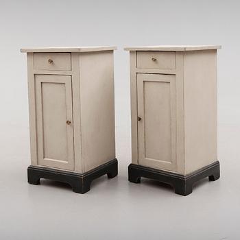 SÄNGBORD, 1 par, 1900-talets första hälft.