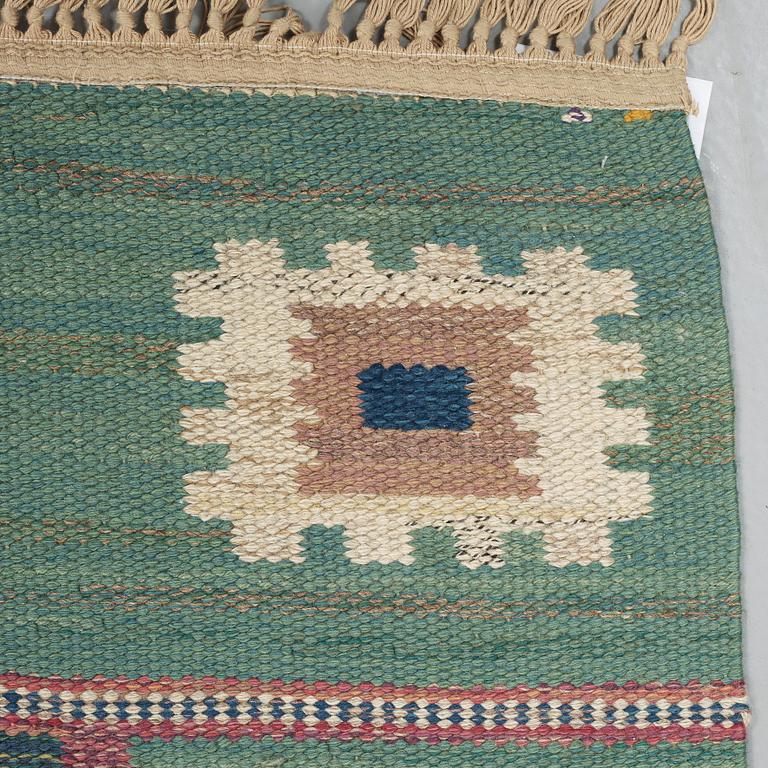 Märta Måås-Fjetterström, MATTA. "Grön äng". Rölakan. 306 x 200,5 cm. Signerad AB MMF.