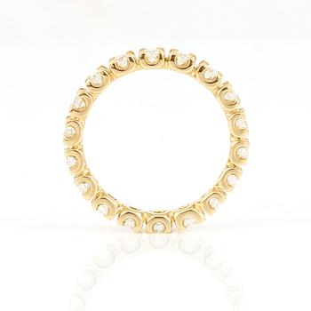 RING, 18K guld med briljantslipade diamanter, tot ca 1,05 ct. Vikt 3,15 gram.