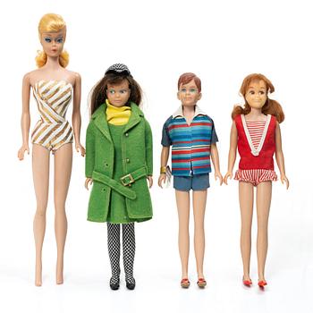 Barbiedockor, 4 st, samt kläder och accessoarer, Mattel, 1960-tal.