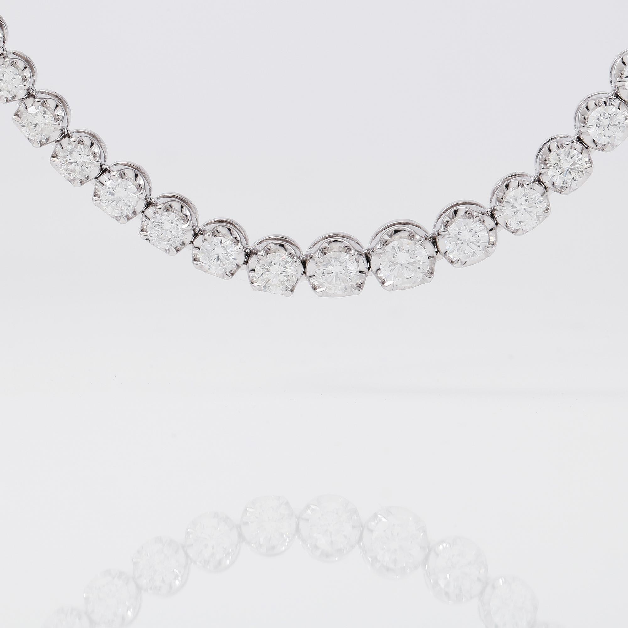 COLLIER, briljantslipade diamanter totalt ca 5,00 ct.