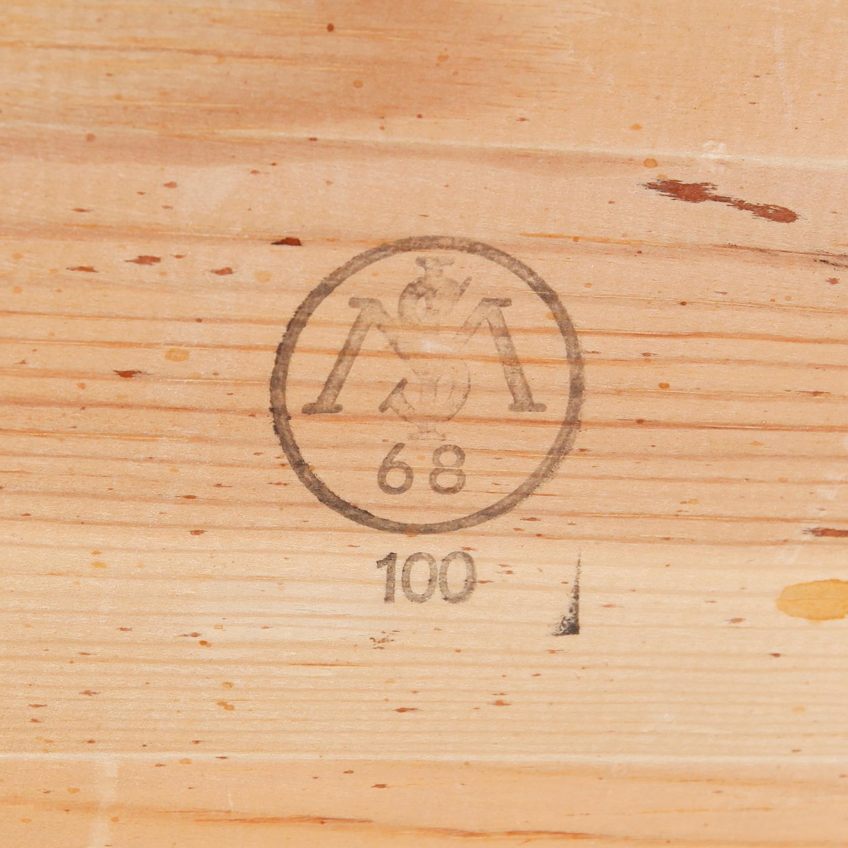 BYRÅ, gustaviansk stil, 1900-talets andra hälft.