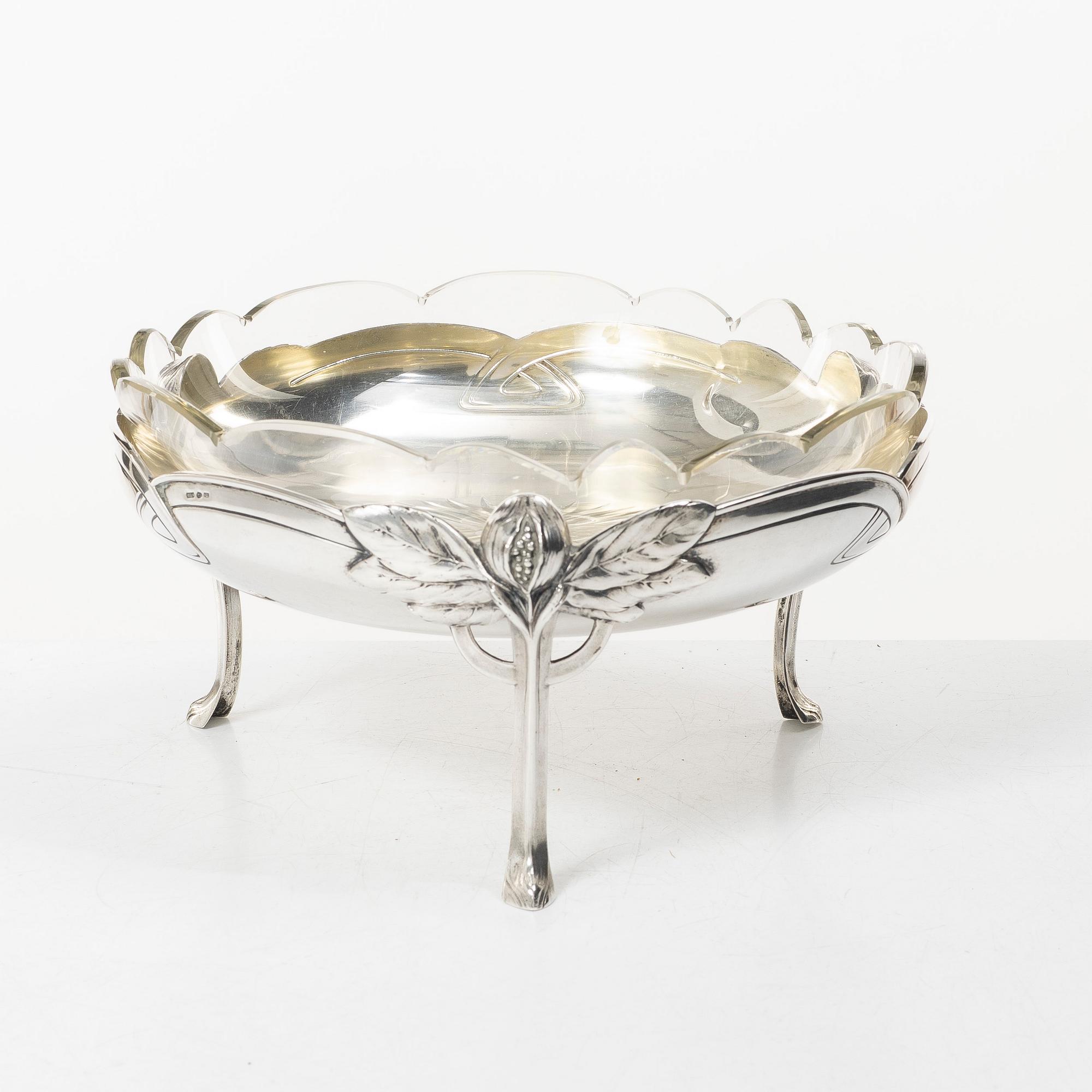 A Jugend silver bowl/stand with glass bowl, Oulu, Finland 1908.