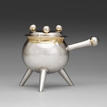 976. A Swedish 17th century parcel-gilt broth-pan, marks of Rudolf Wittkopf, Stockholm 1697.