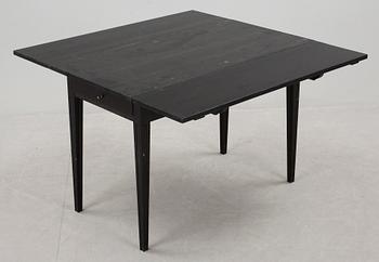 KLAFFBORD, "Alunda", ur Ikeas 1700-tals serie.