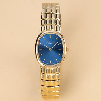 1120. Patek Philippe, Golden Ellipse, “Lobster Bracelet”, ca 1990.