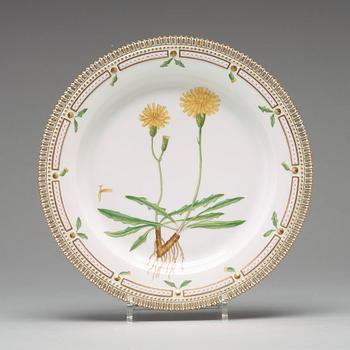 A set of eight large Royal Copenhagen 'Flora Danica' dishes, Denmark, 20th Century.