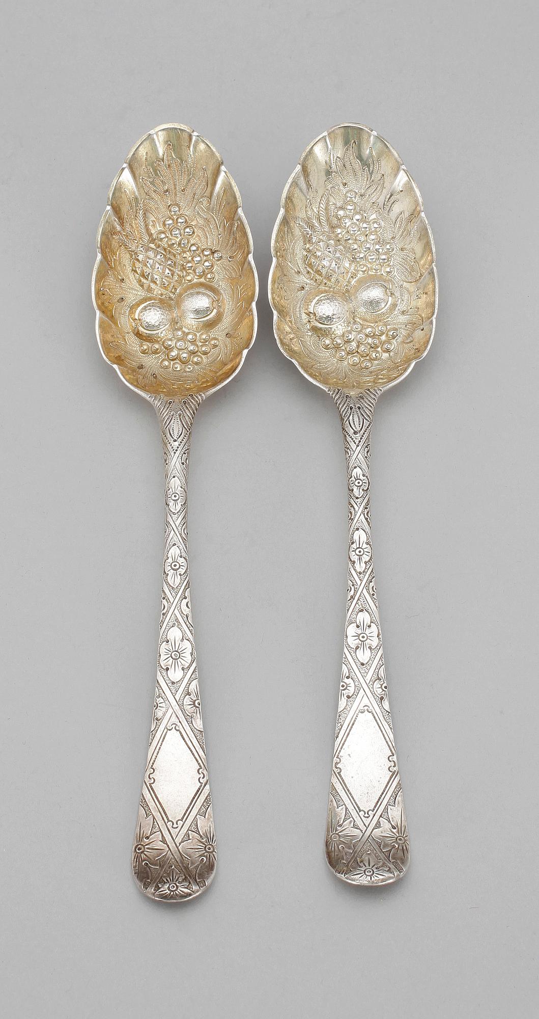 SKEDAR, ett par,  silver, William Sumner & Charles Crossley, London, 1775-76. 145 g.