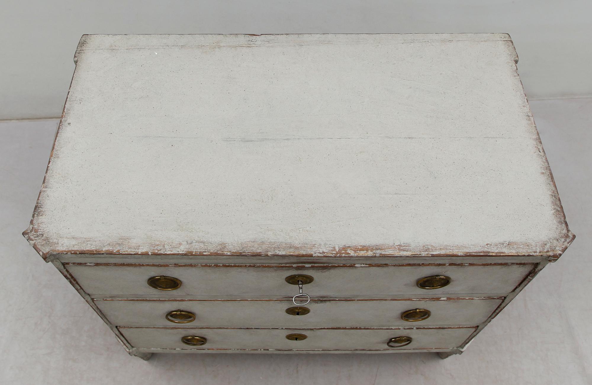 BYRÅ, sengustaviansk, omkring år 1800.