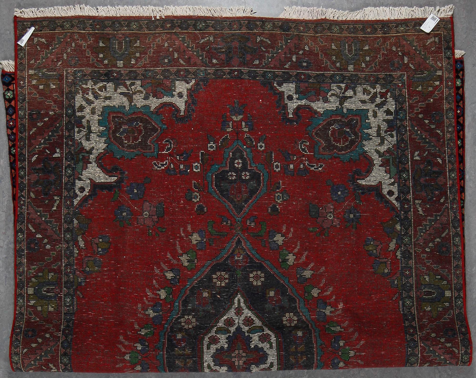 MATTA, möjligen Täbris, 300x195 cm.