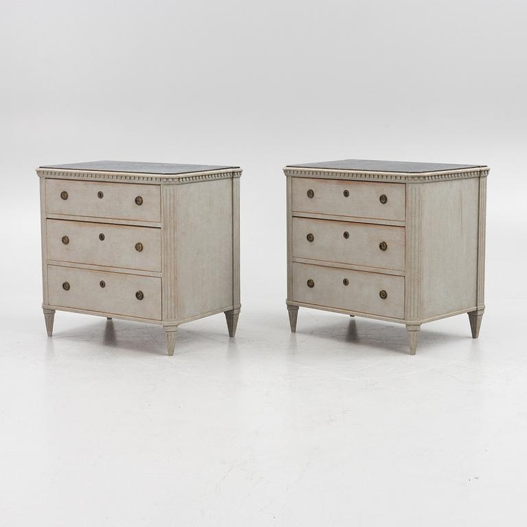 A pair of Gustavian style chests of drawers, early 20th century.
