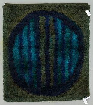 MATTA, rya. "Onnimanni", Katri Kiiskilä, Suomen Käsityön Ystävät, Helsingfors. Numrerad 2/30. Ca 140x127 cm.