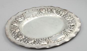 PRESENTERFAT samt SKÅL, silver, delvis C.G Hallberg, Stockholm, 1900-tal, vikt 560 gram.