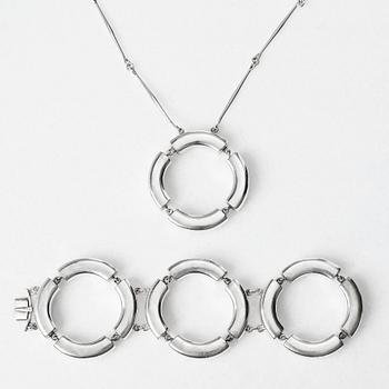 87. Astrid Fog, halsband och armband, Georg Jensen, Köpenhamn, ca 1970, sterling.