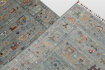 A Zigler Design runner carpet, 295 x 80 cm.