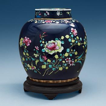 A famille rose powder blue jar, Qing dynasty, Qianlong (1736-95).